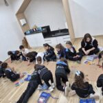 Alunos do Infantil 4, das sedes Horto e IESI, do Colégio Dom Bosco nas aulas de Inglês.