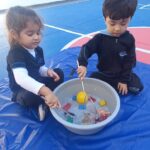 Alunos do Infantil 3 do Colégio Dom Bosco nas atividades de Inglês.