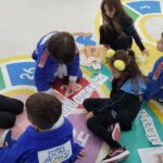 Alunos do Infantil 4, das sedes Horto e IESI, do Colégio Dom Bosco nas aulas de Inglês.